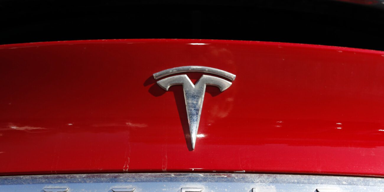 Tesla automobil, akcije
