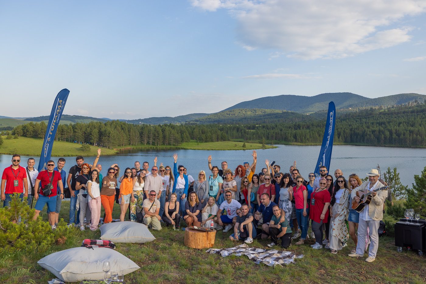 Grupna fotografija na Ribničkom jezeru