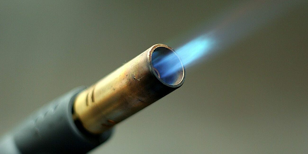 Gas