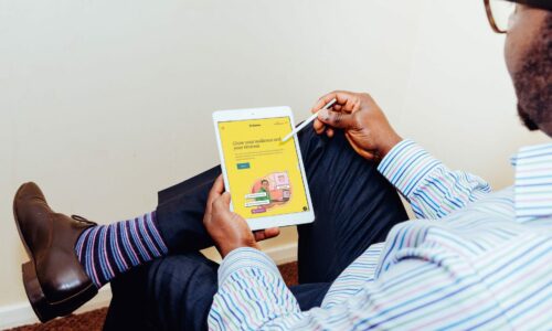 Marketing, tablet (Unsplash)
