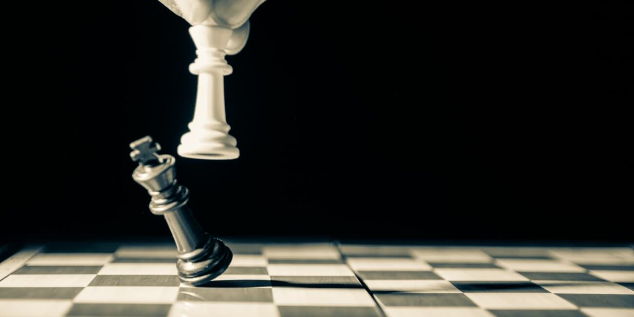 Moć, šakhovska tabla (Unsplash)