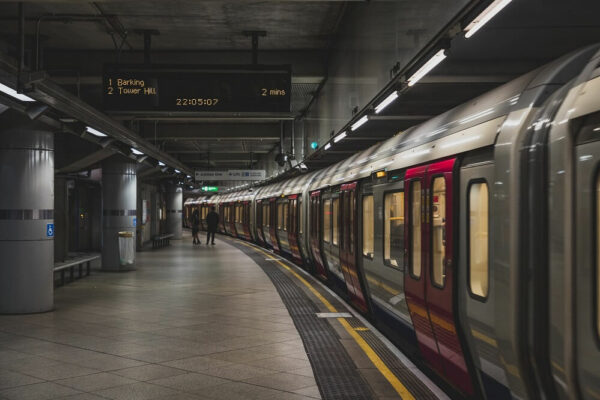 Metro, voz, najduži štrajk (Unsplash)