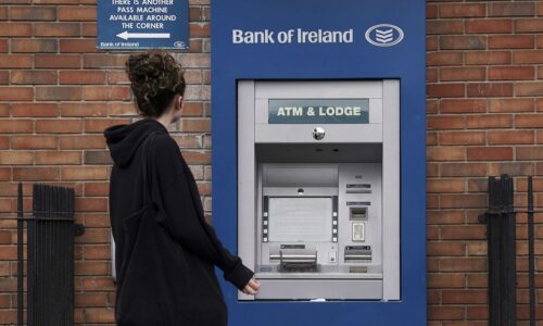 Banka Irske, novac