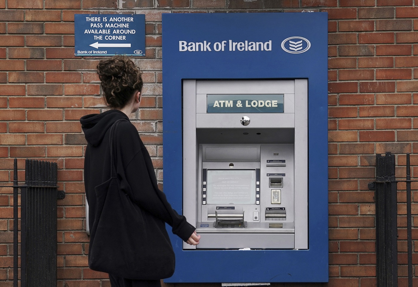 Banka Irske, novac