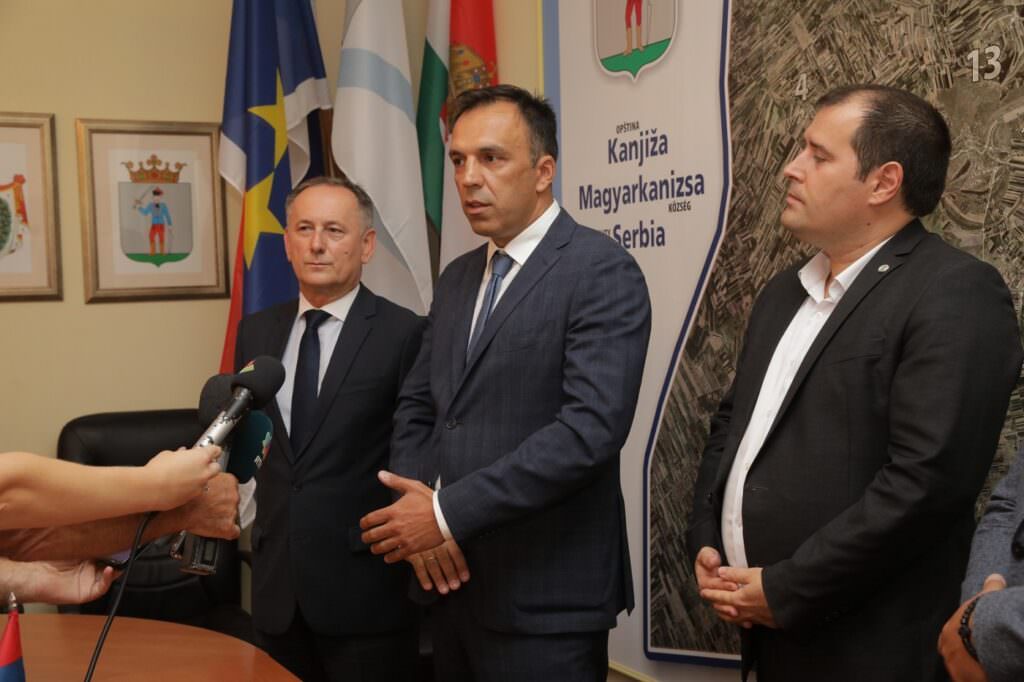 Ambasador Jožef Mađar, Obrad Tadić i Robert Fejstamer