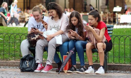 Tinejdžeri, pametni telefoni