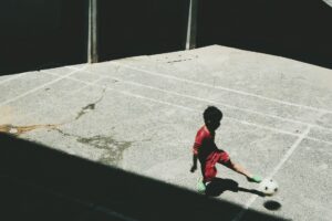 dečak, fudbal, lopta, Murtaza Ahmadi