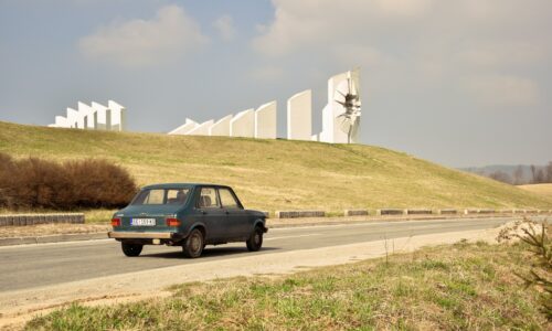 Jugo, automobil,