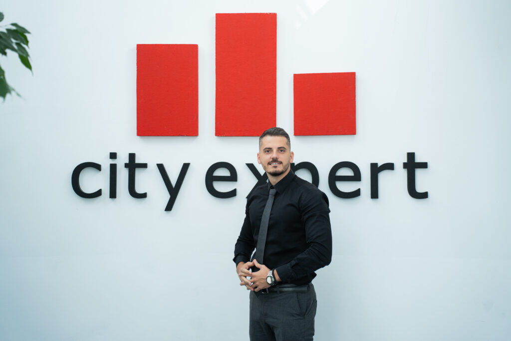 Miloš Mitić, City Expert