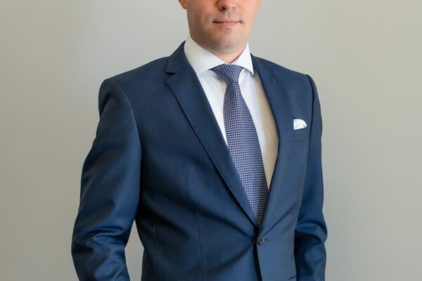 Nikola Nedeljković, Ellas Estate