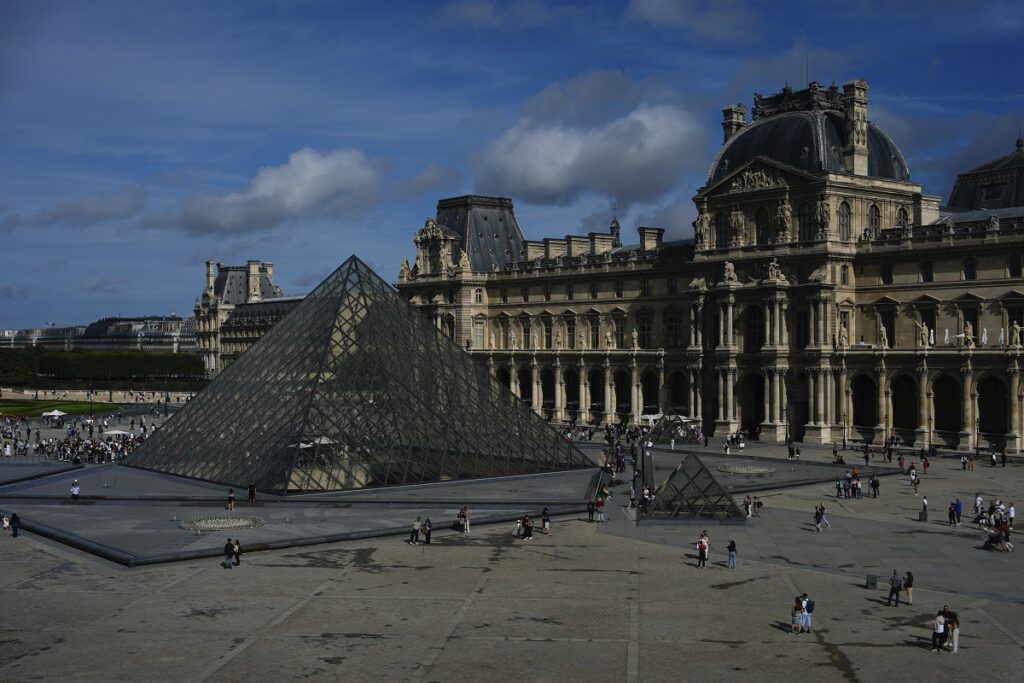 Luvr, Pariz, Francuska