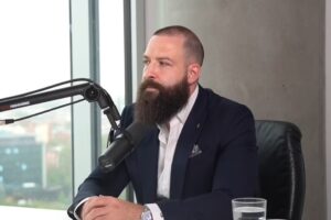 Moć komunikacije, Stefan Marinković