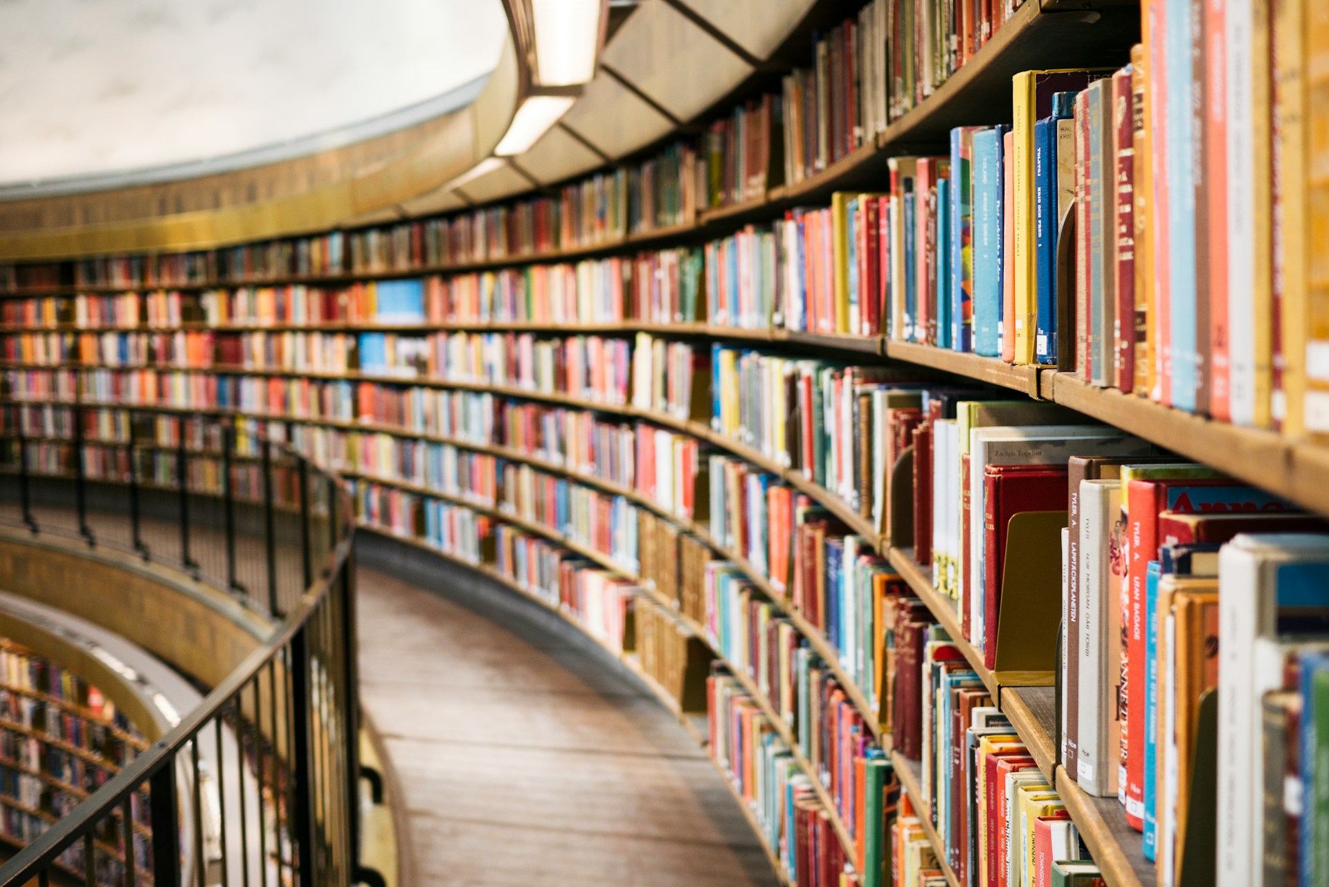 knjige, sajam knjiga, biblioteka