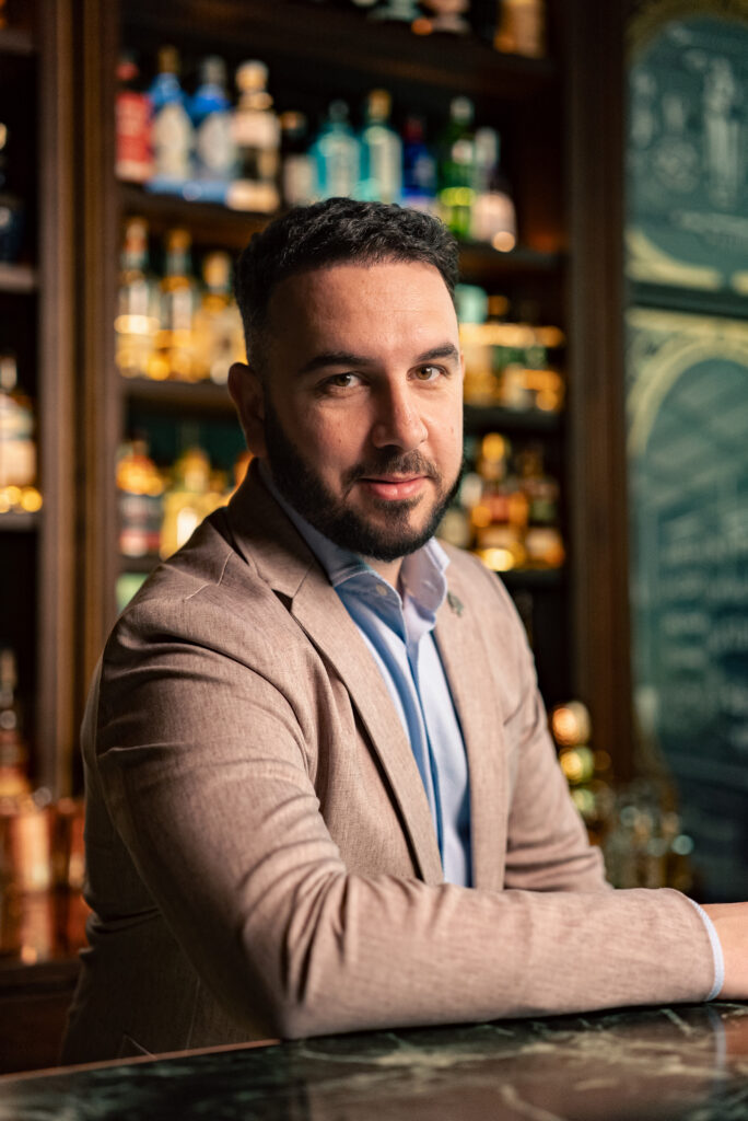 Riddle Bar, Copy Taste