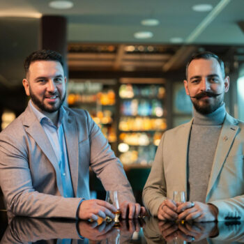 Riddle Bar, Copy Taste