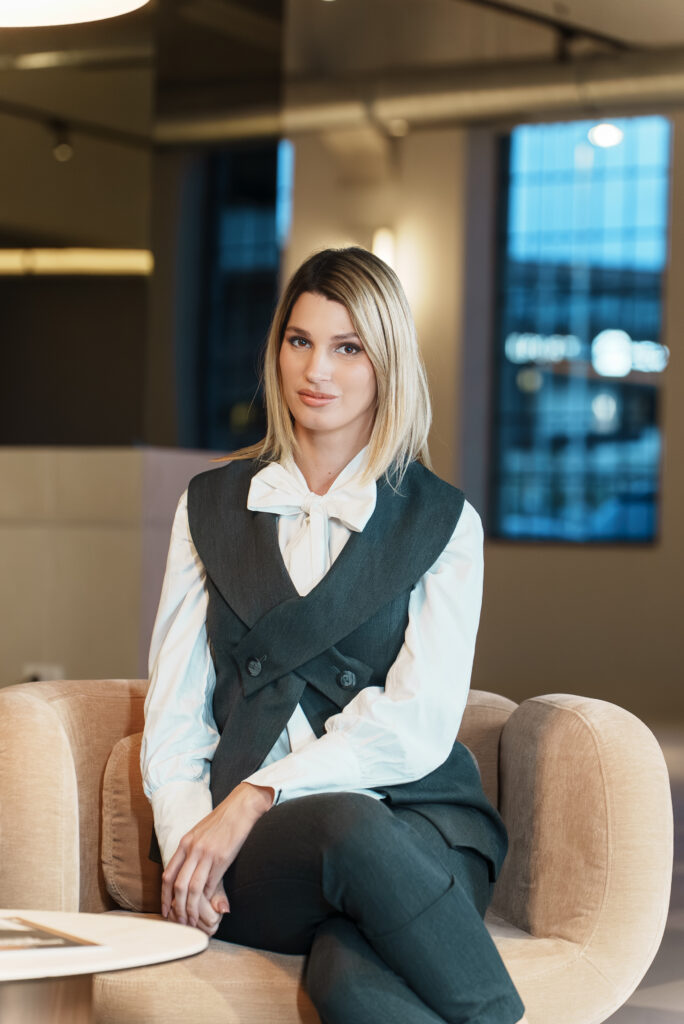 Marija Gostović, Maći 001