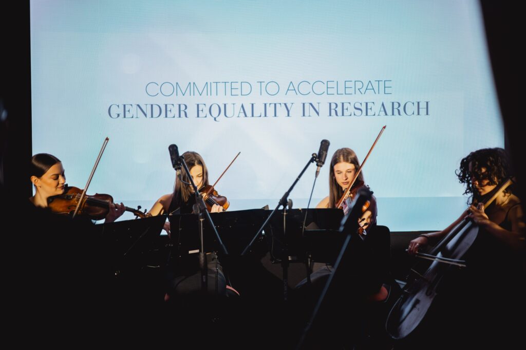 Vlada Republike Srbije i Palata nauke 