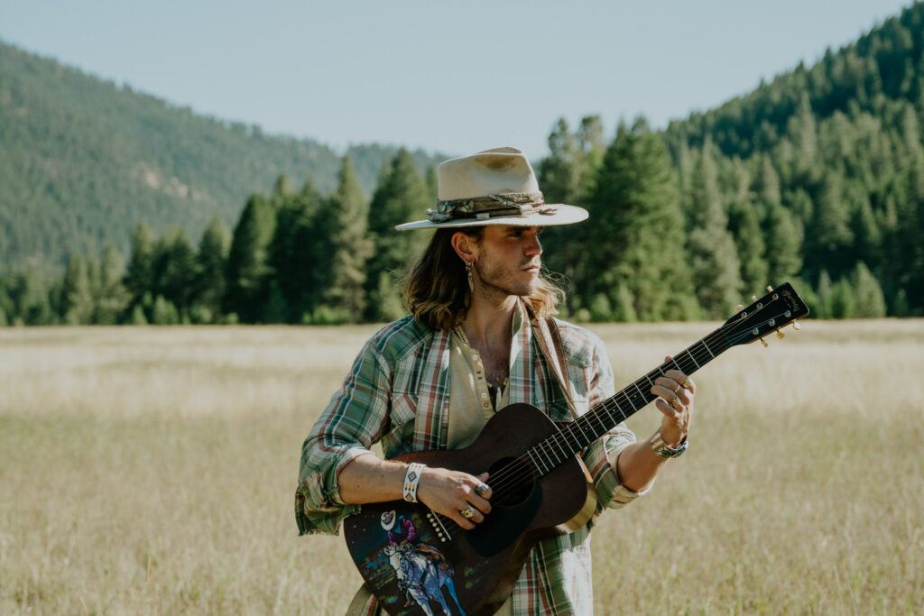 Planetarni hit “WAY DOWN WE GO” prvi put uživo pred beogradskom publikom
