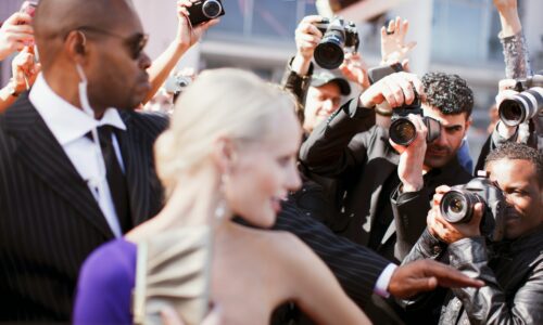 Met Gala, crveni tpih, paparaco, slika