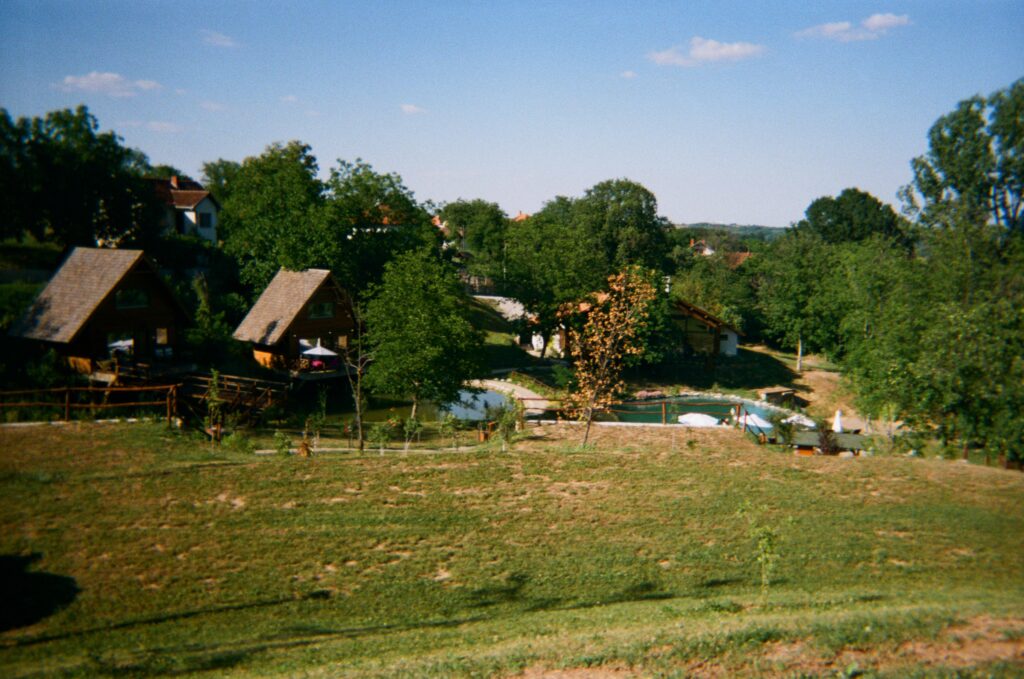 Otvoren poziv za IAR Art Residency 2026: Regionalna umetnička rezidencija koja povezuje mlade autore sa međunarodnom scenom