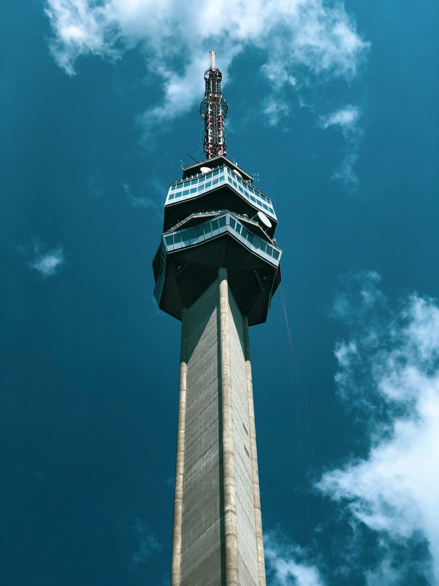 Avalski toranj