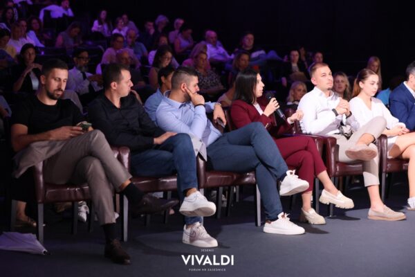 Vivaldi, HR
