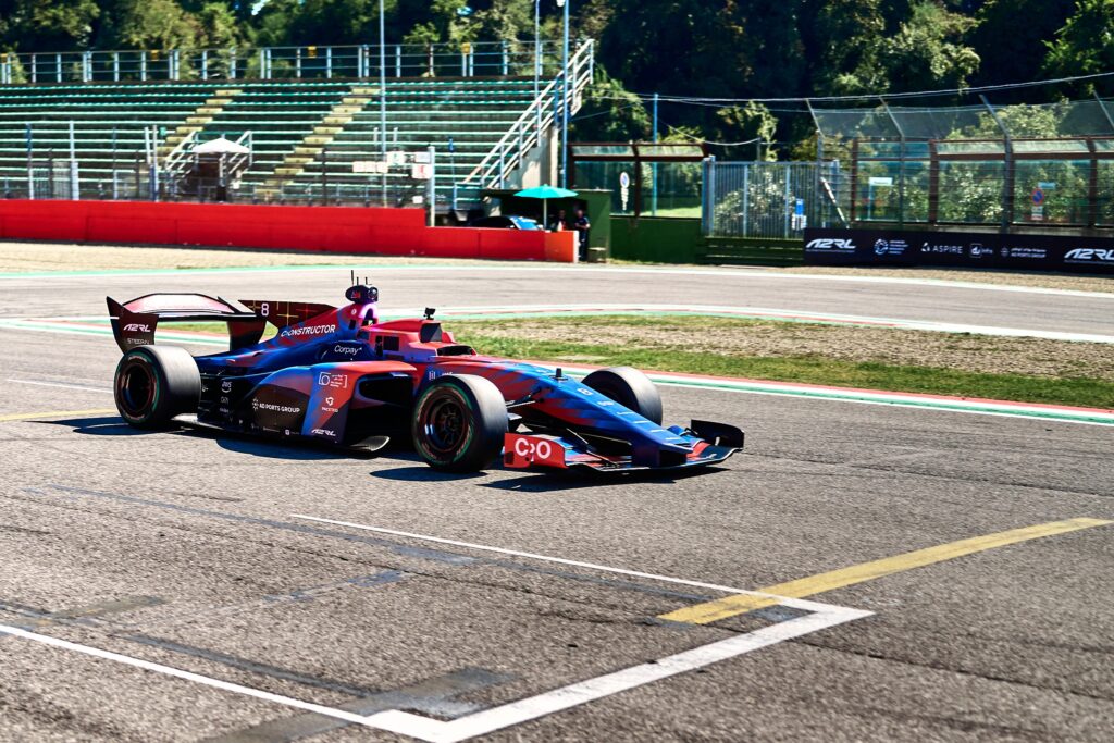 AI preuzima volan: Trkački automobili bez vozača jurili stazom Formule 1